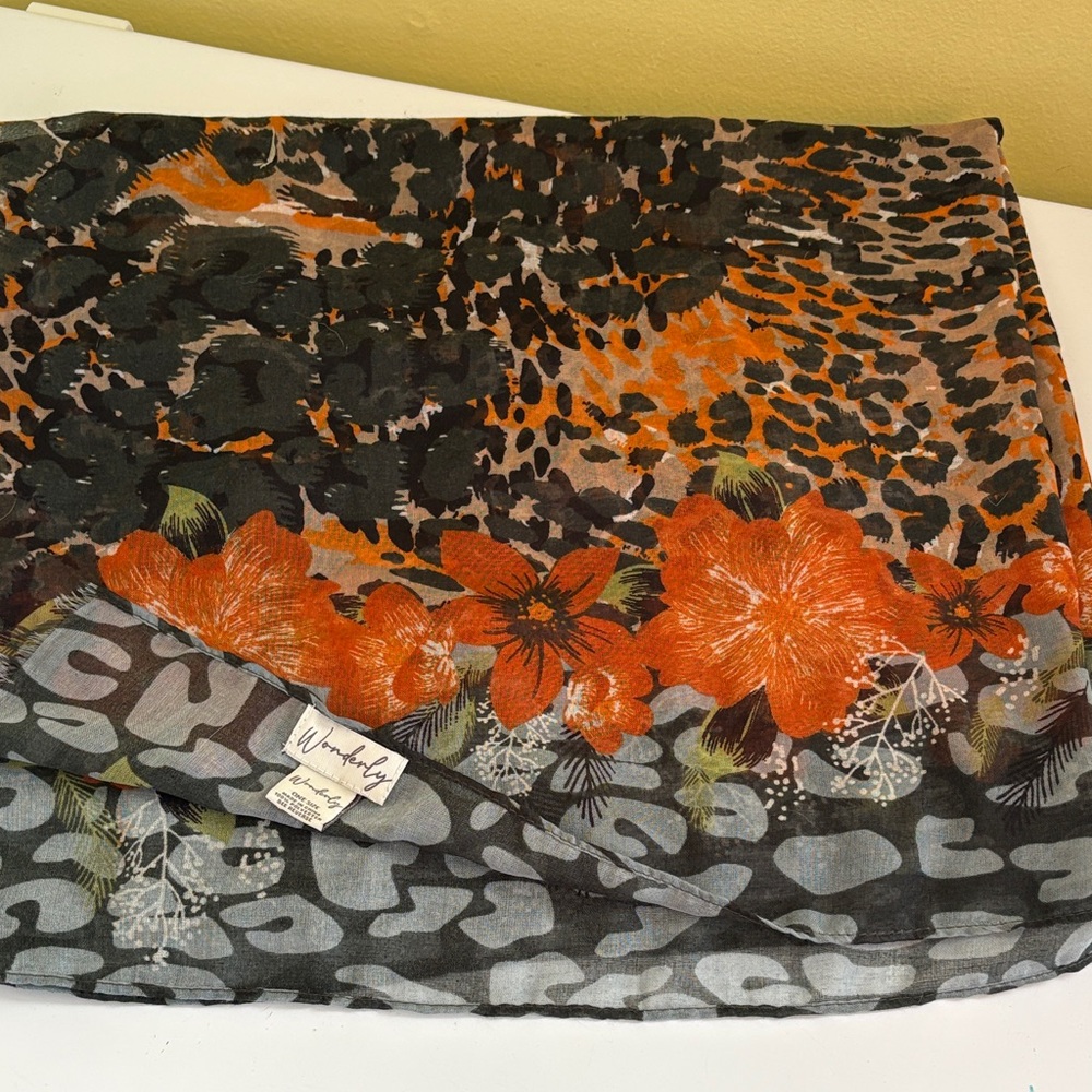 Wonderly Floral Design Poly Wrap Scarf 31” x 76”